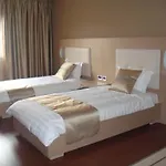 Sky 2 4*