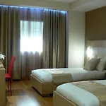 Sky 2 Hotel