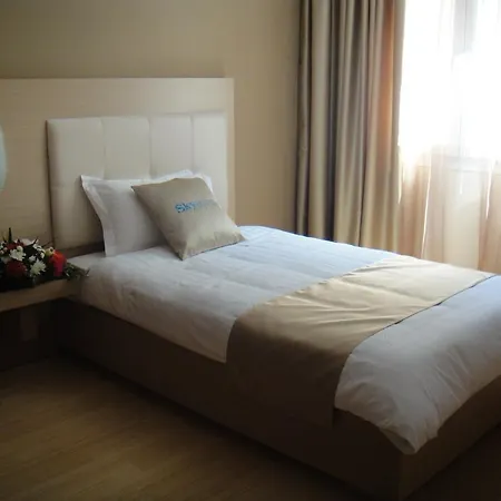 Sky 2 4* Τίρανα