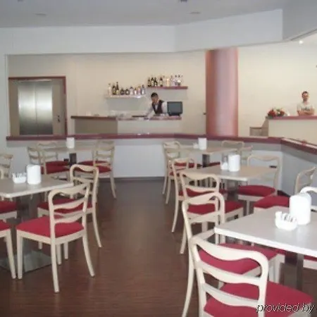 Sky 2 Ξενοδοχείο 4*