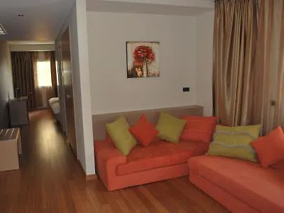 Sky 2 Ξενοδοχείο 4*