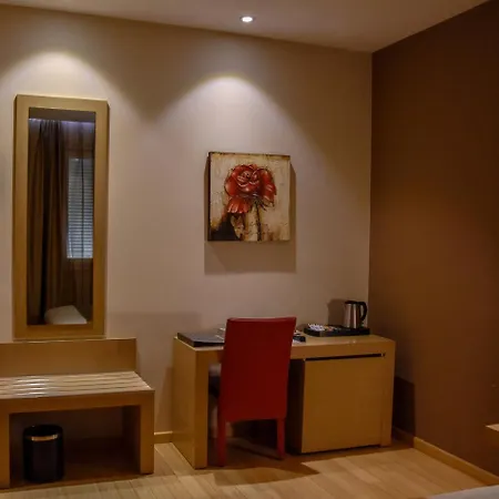 Sky 2 Ξενοδοχείο 4*