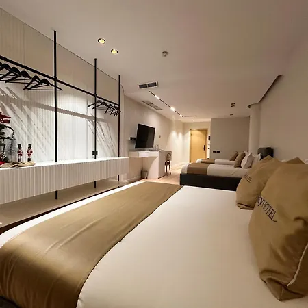 Sky 2 Hotell Tirana