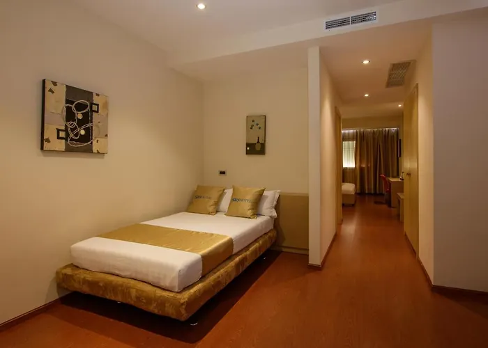 Sky 2 Hotel