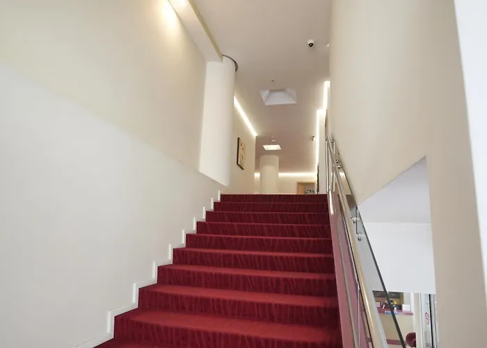 Hotel Sky 2 4*