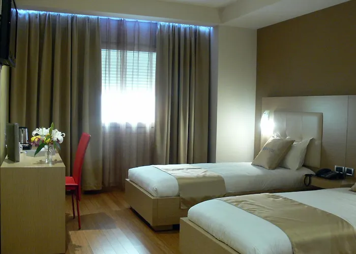 Sky 2 Hotel